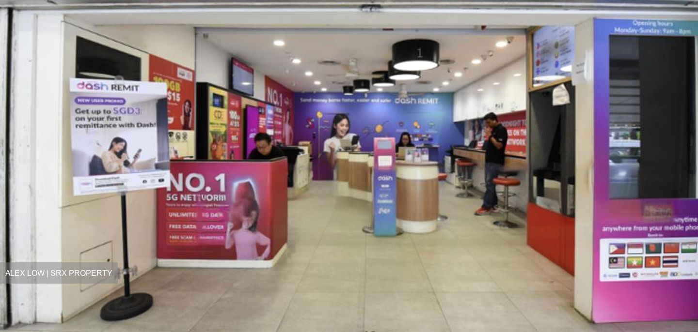 Lucky Plaza (D9), Retail #474942151